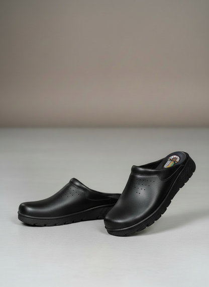 Sabots en Cuir Noir Élégants et Confortables